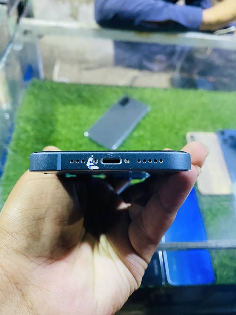 Apple iPhone 14 5