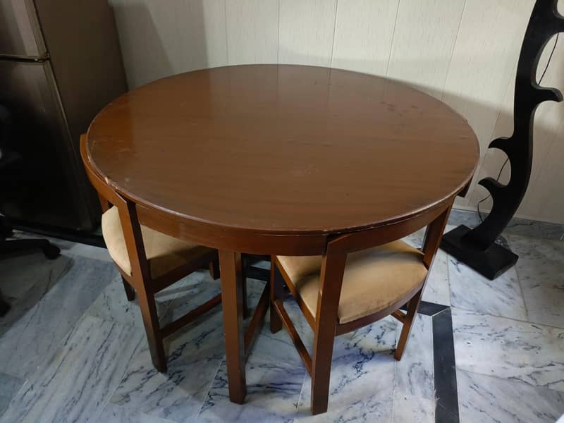 4 seater dining table 0