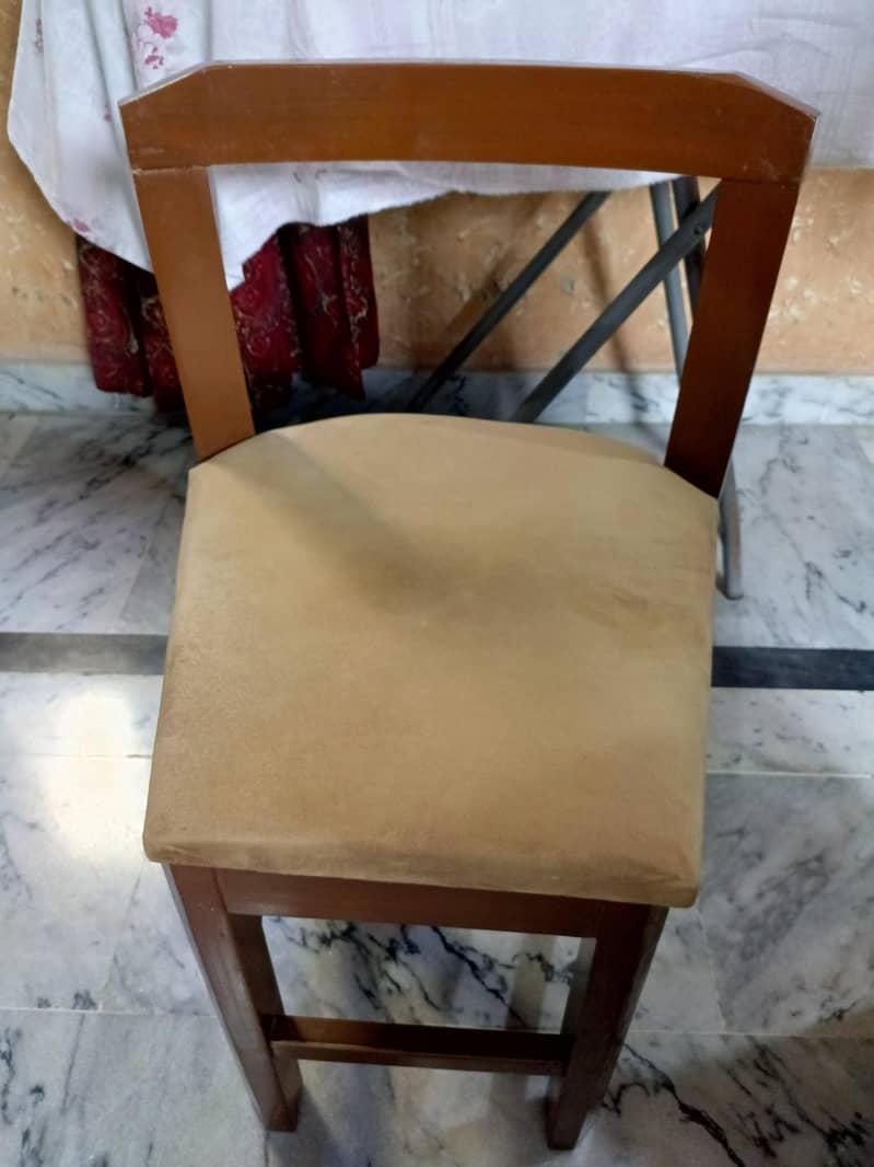 4 seater dining table 2
