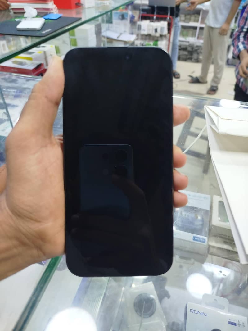 apple iphone 16 pro max 2