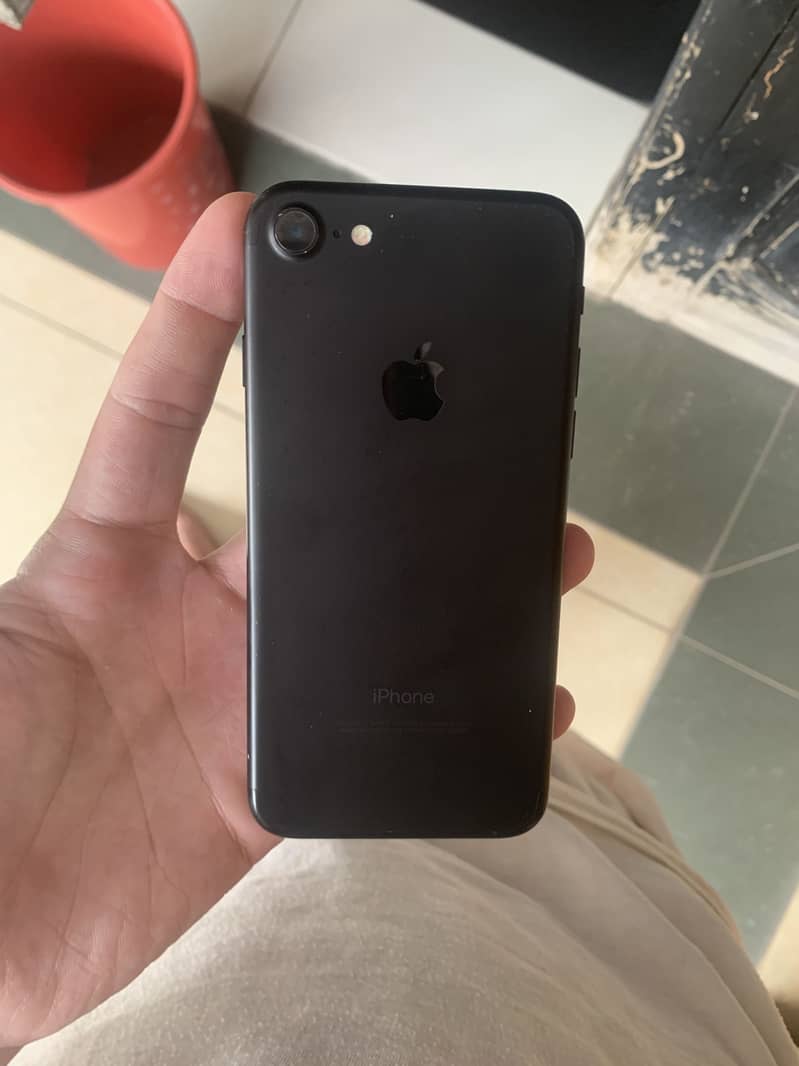 Apple iPhone 7 2