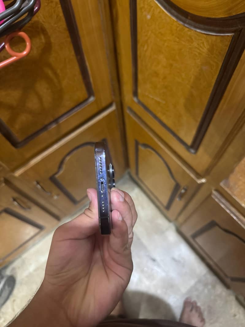 Apple iPhone 14 Pro Max 1