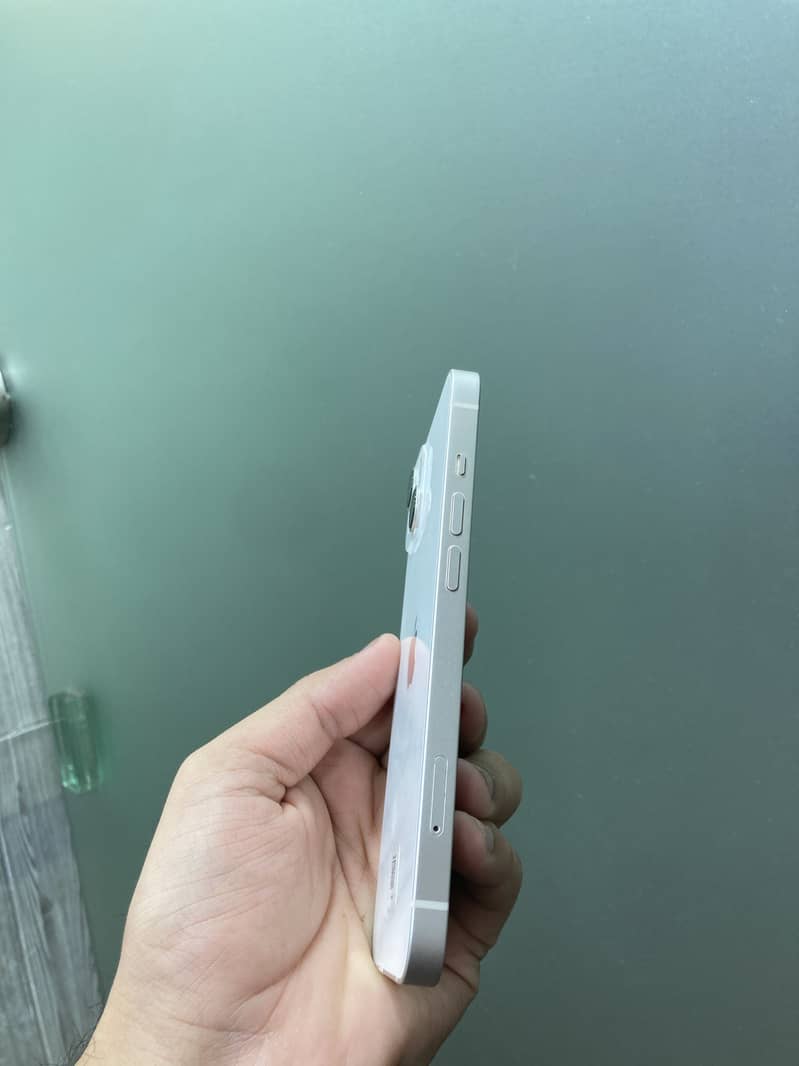 Apple iPhone 13 1