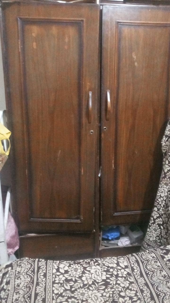 wardrobe 0