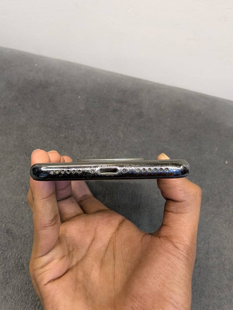 Apple iPhone X 6