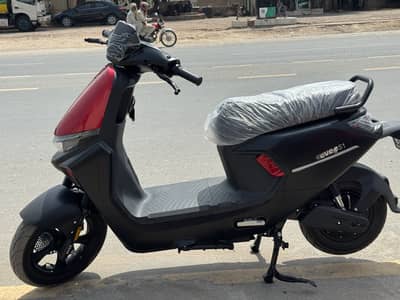 Evee s1 only 5 km use need urgent money