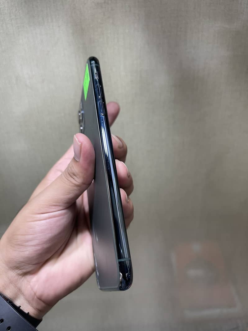 Apple iPhone 11 Pro Max 1