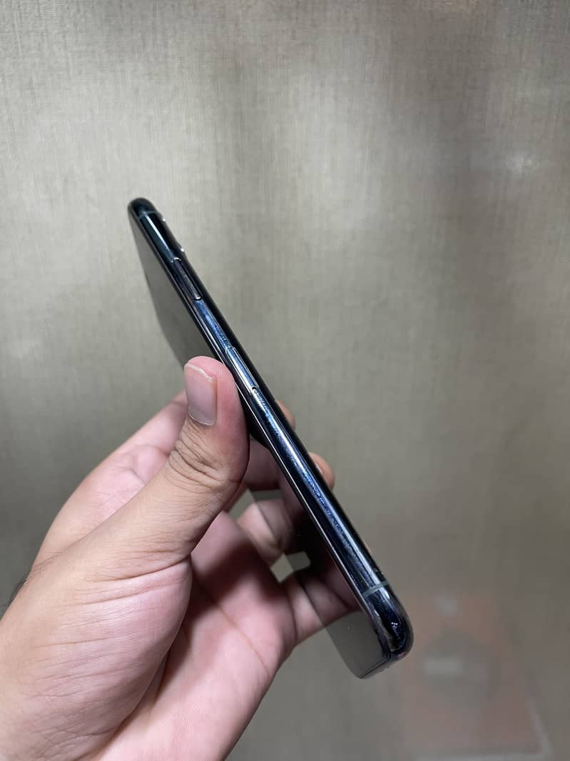 Apple iPhone 11 Pro Max 3
