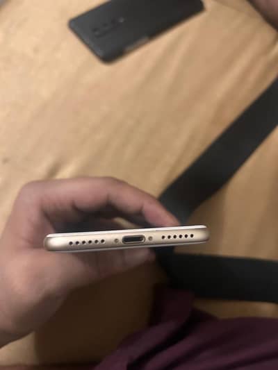 Apple iPhone 7