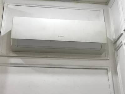 Gree Split AC 2 Ton For Sale.