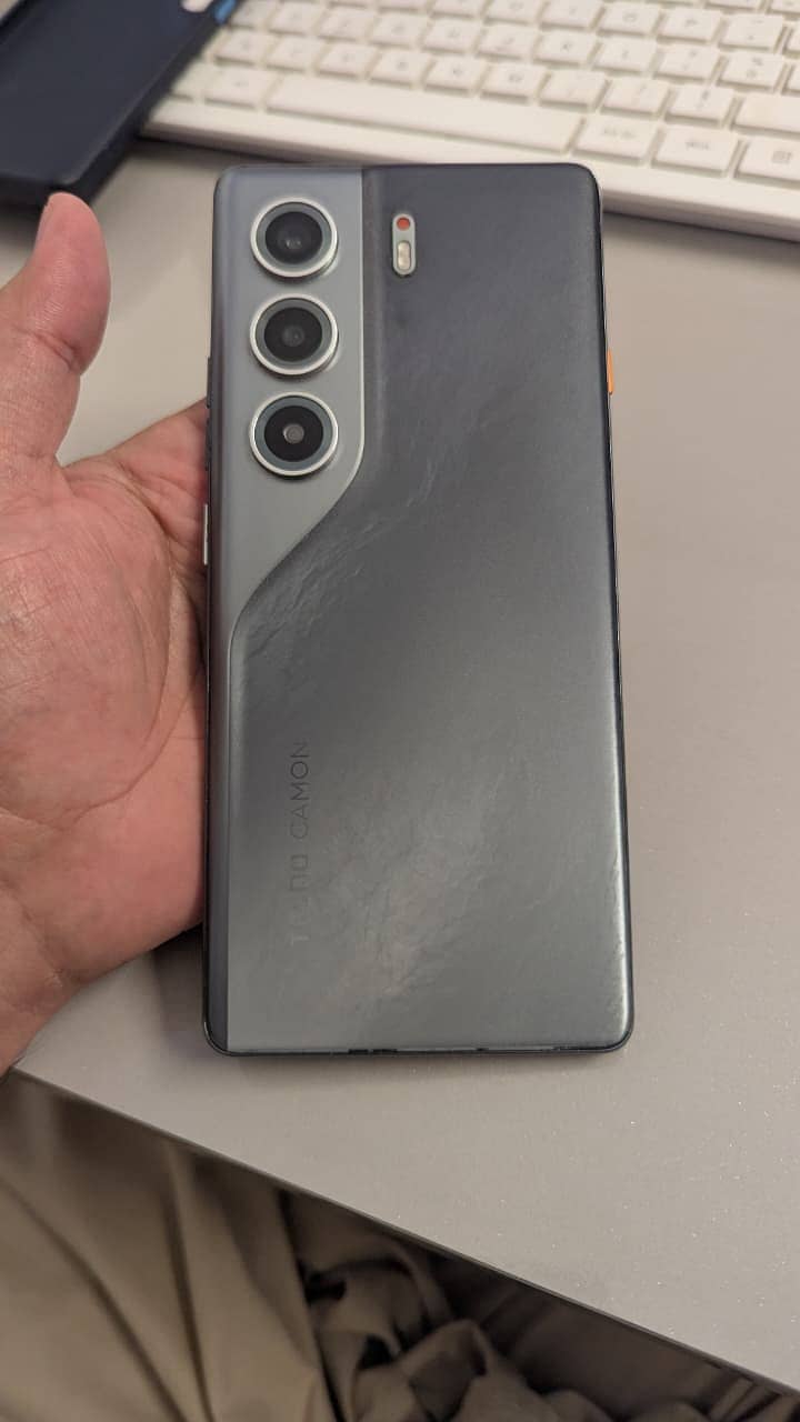Tecno CAMON 40 Pro 0