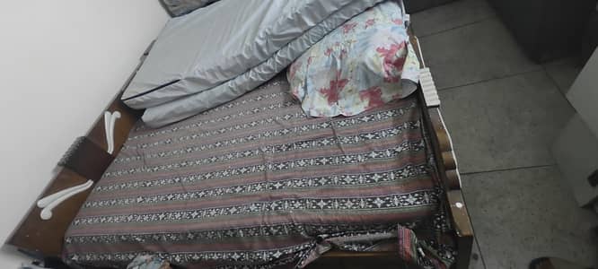 2 single bed wooden