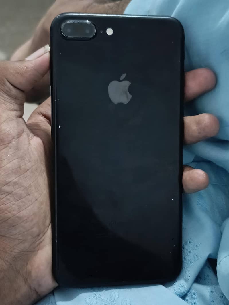 Apple iPhone 7 Plus 1
