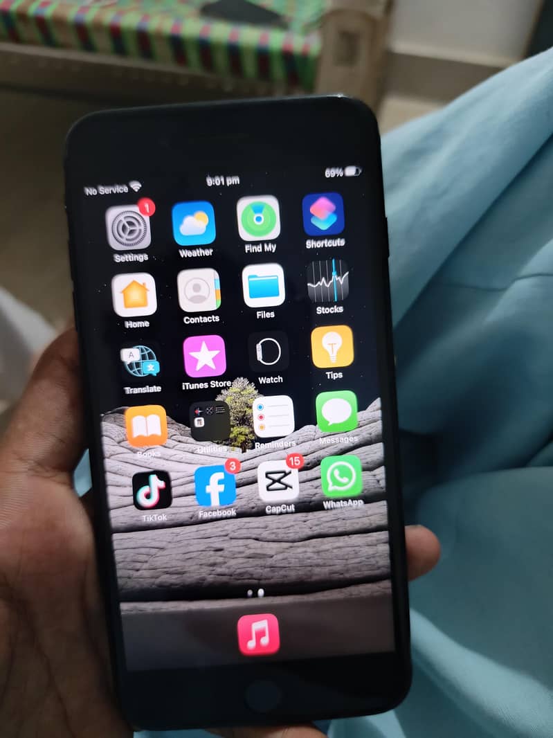 Apple iPhone 7 Plus 6