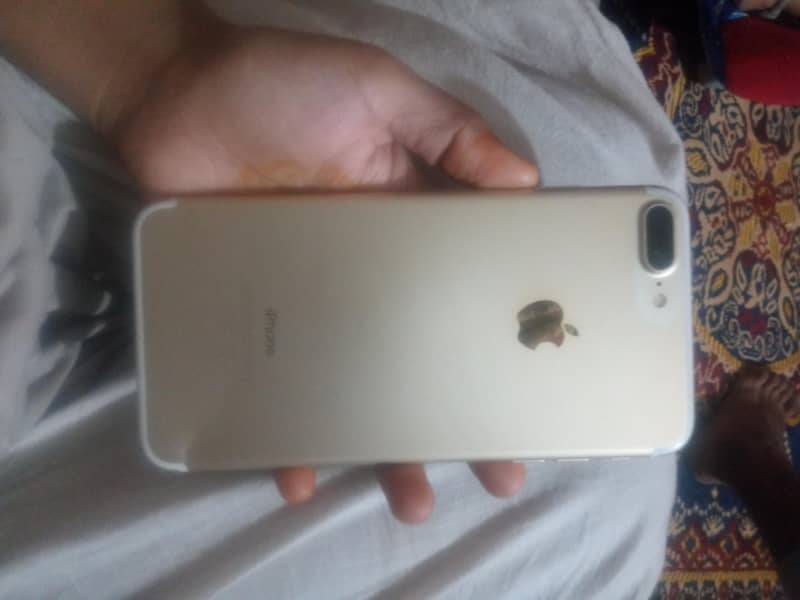 Apple iPhone 7 Plus 0