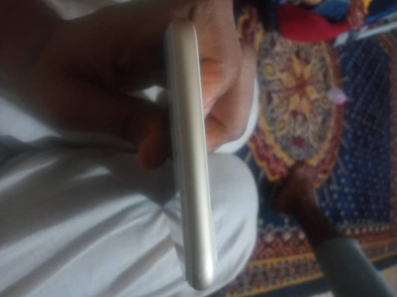 Apple iPhone 7 Plus 3