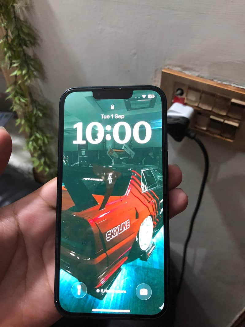 Apple iPhone 13 0