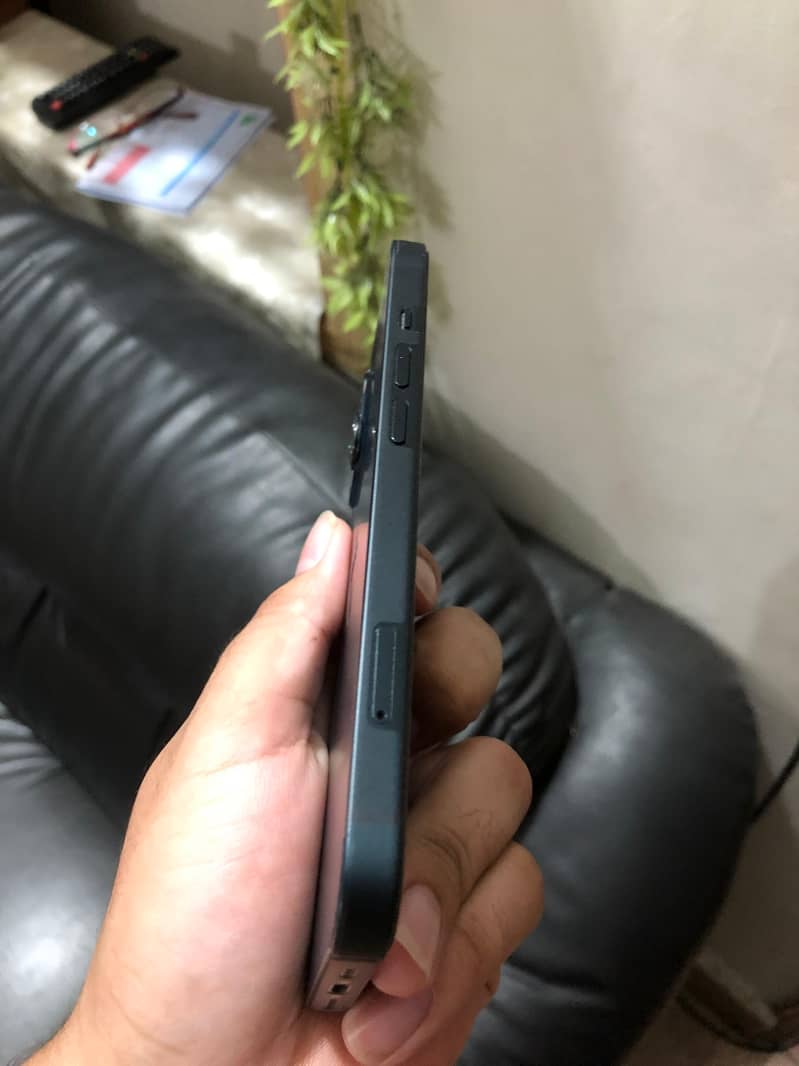 Apple iPhone 13 3