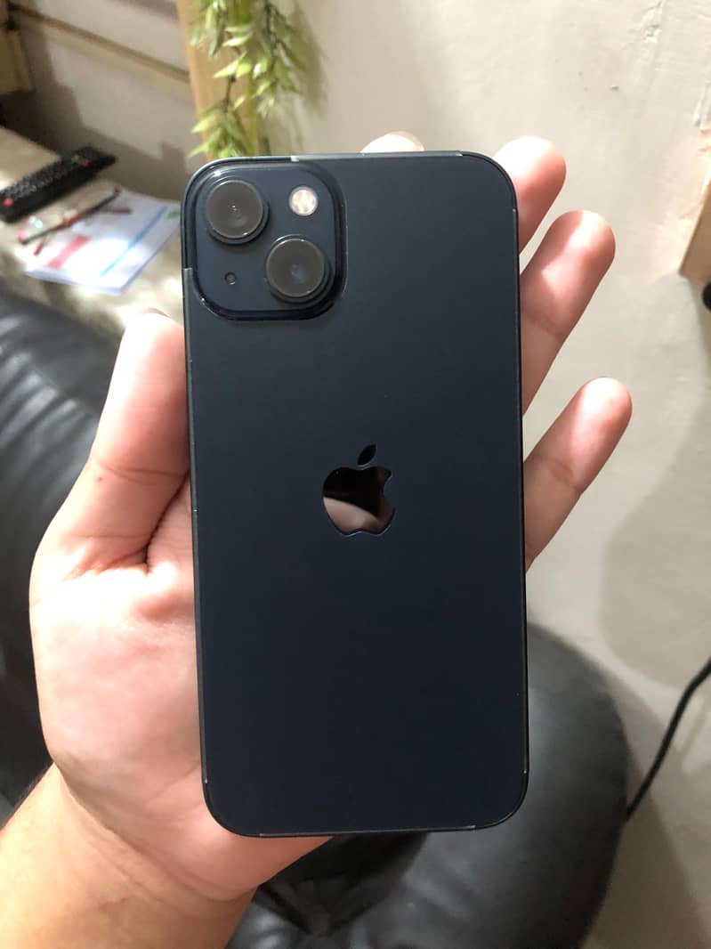 Apple iPhone 13 4