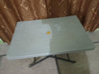 plastic folding table