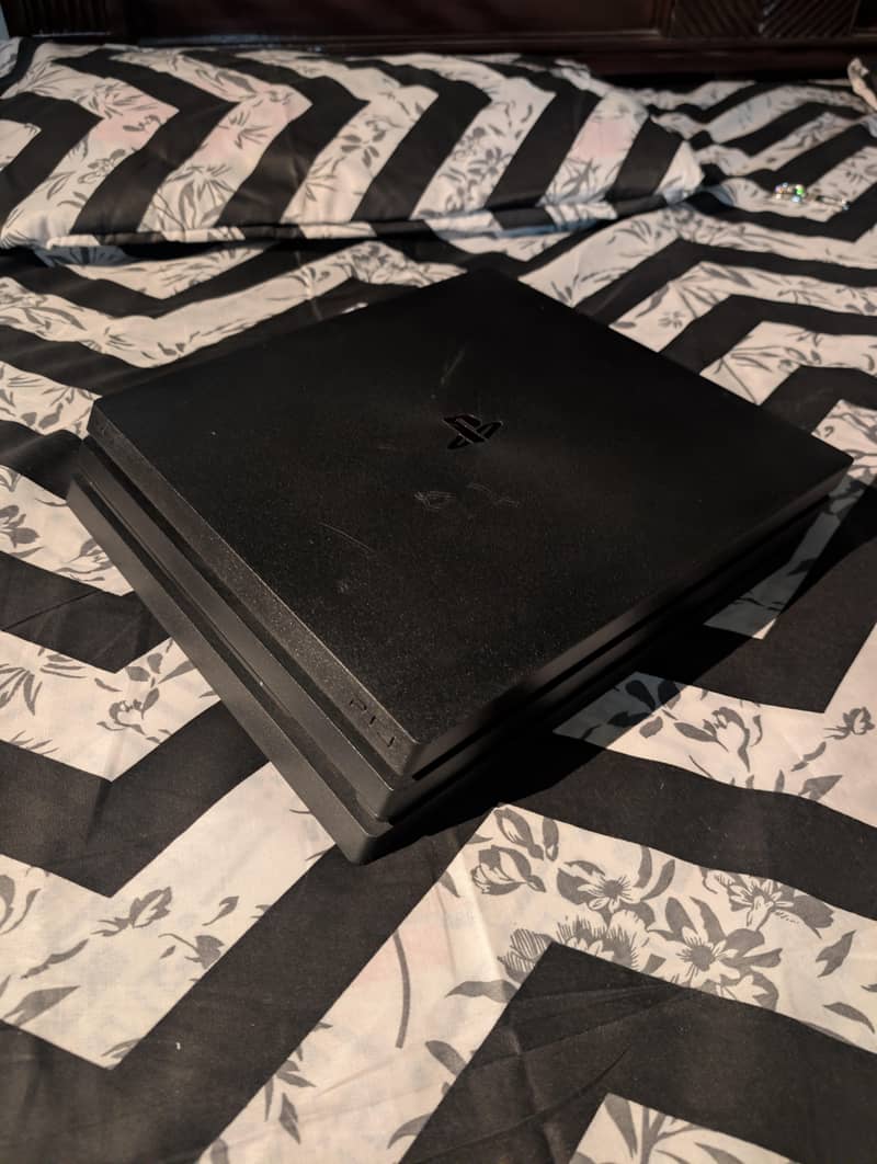 PS4 pro 1tb 2