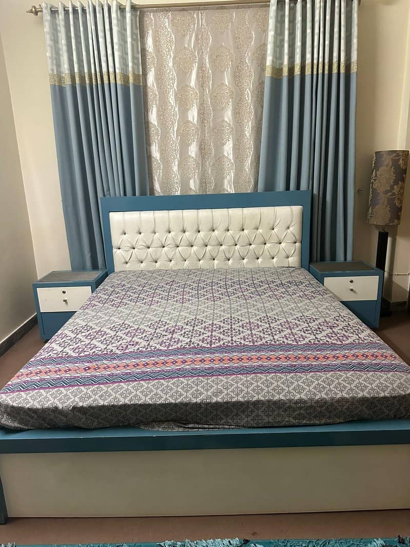 queen bed 0