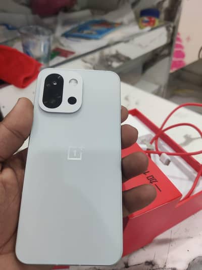 oneplus 13t  4month sim time 12+12/256GB