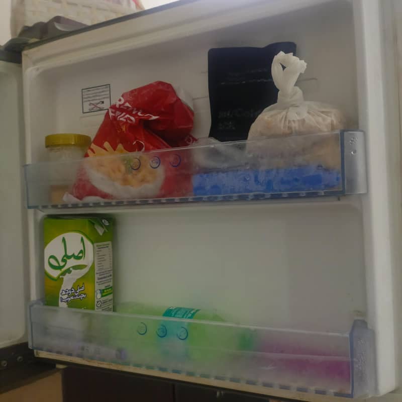 working condition refregerator 6