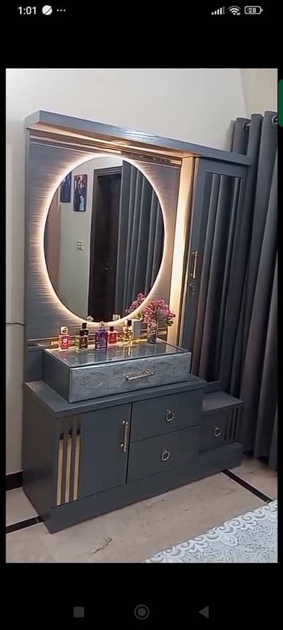 bedroom set for sale excellent New only 3month use