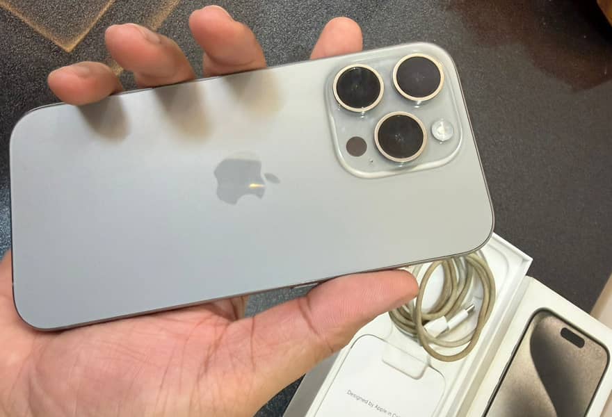 Apple iPhone 15 Pro 0
