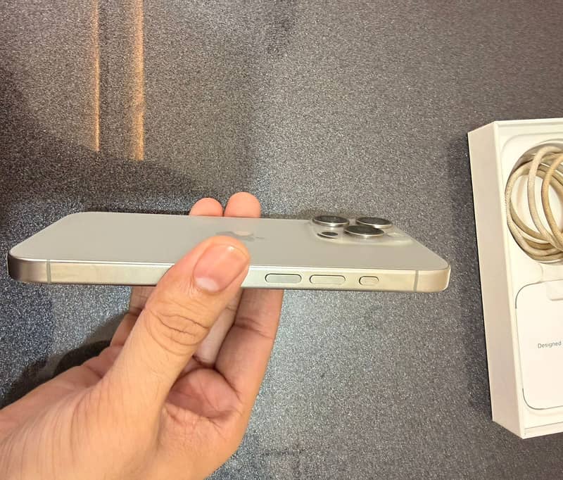 Apple iPhone 15 Pro 3