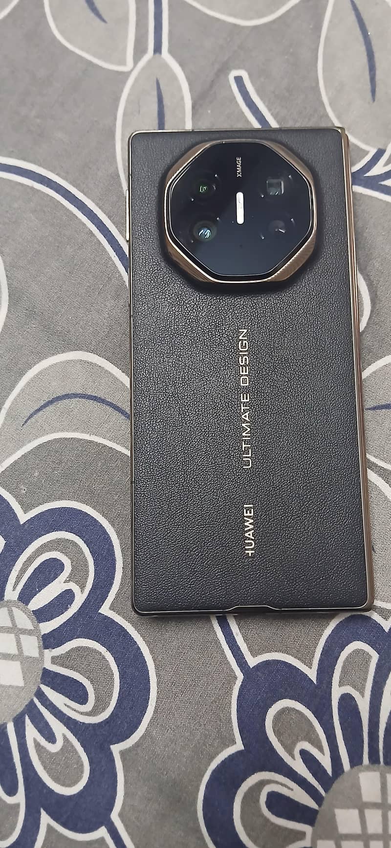 Huawei Mate XT Ultimate 1