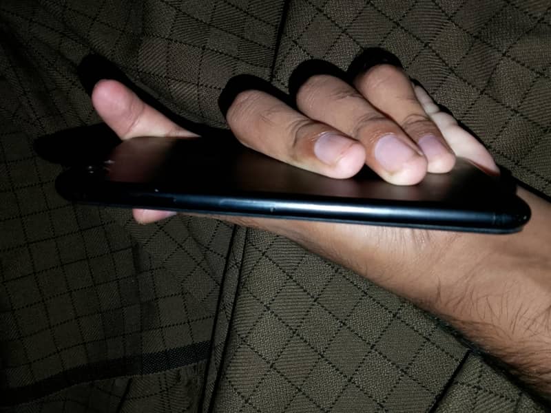 Apple iPhone 7 2