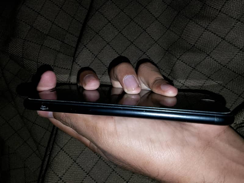 Apple iPhone 7 3