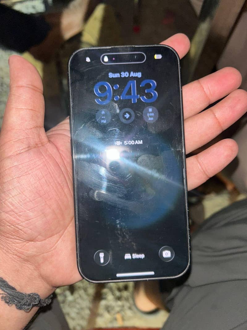 Apple iPhone 16 2