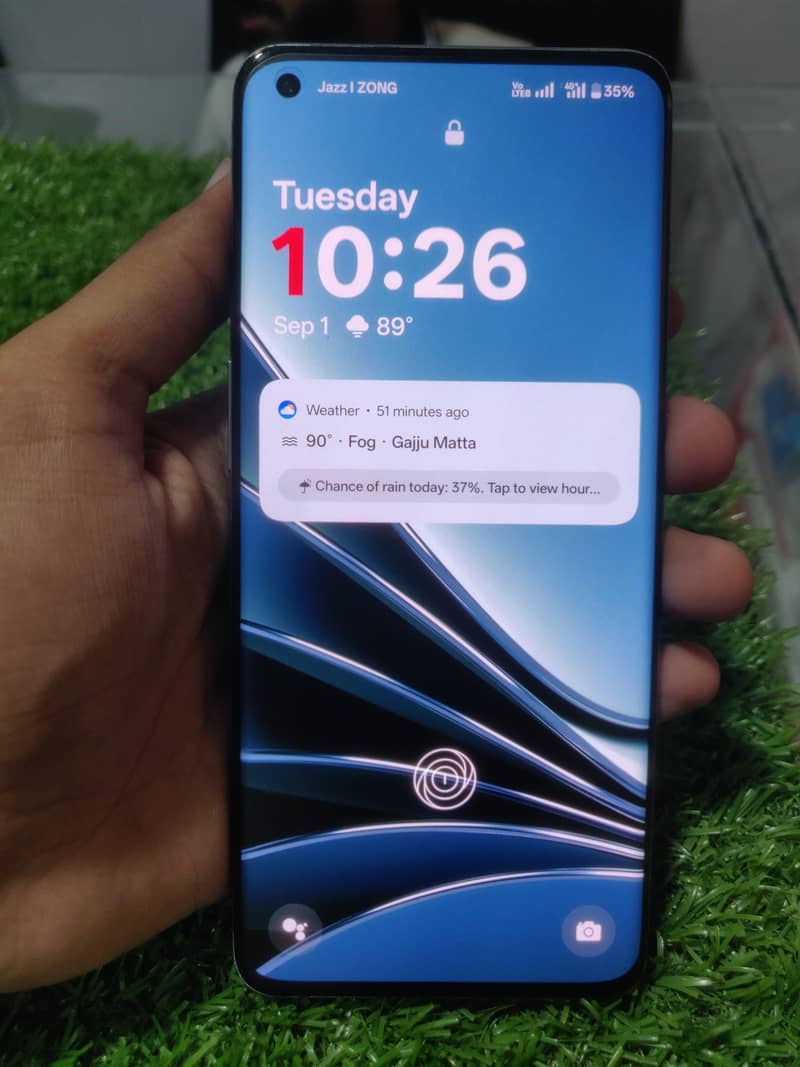 One Plus 10 Pro 1
