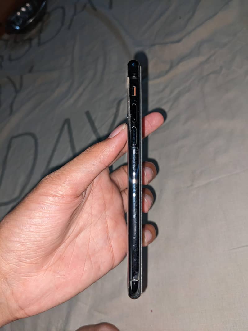 Apple iPhone X 5