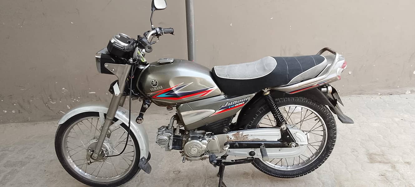 Yamaha janoon silver 2