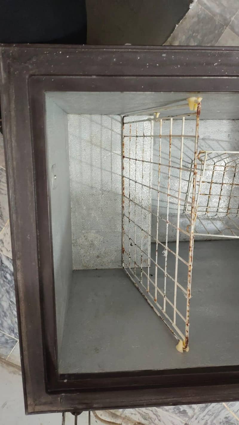 PeL refrigerator  single door 2