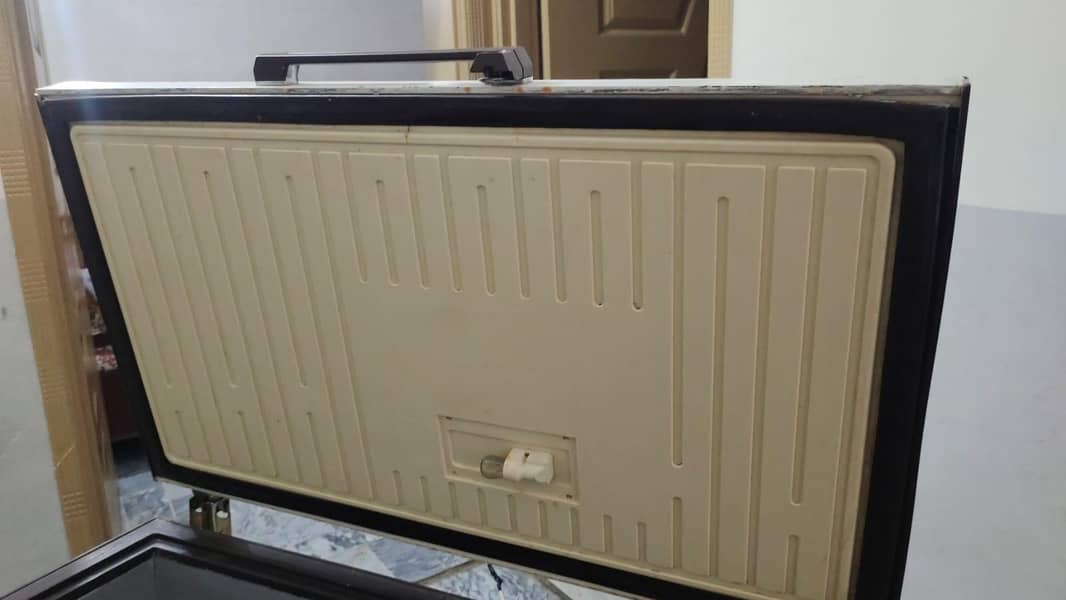 PeL refrigerator  single door 3