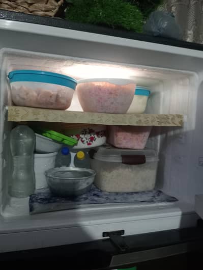 dawlance refrigerator and good condition 3 year use good condition