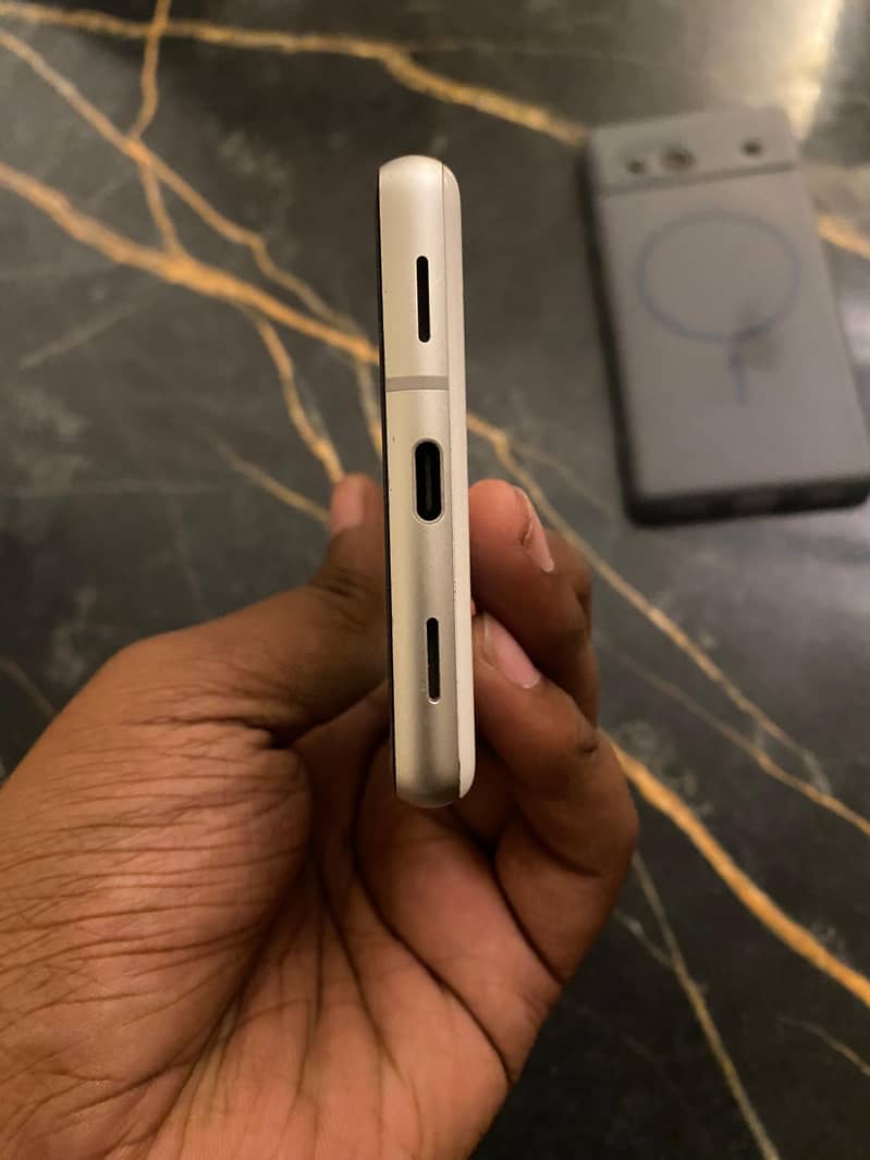 Google Pixel 7A 1