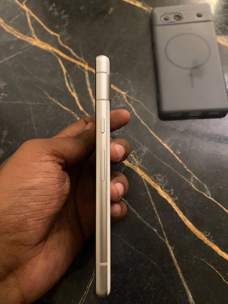 Google Pixel 7A 3