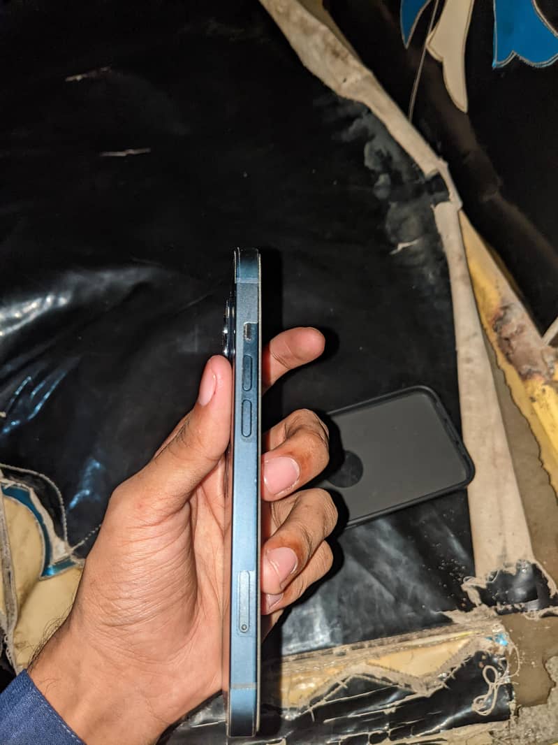Apple iPhone 13 3