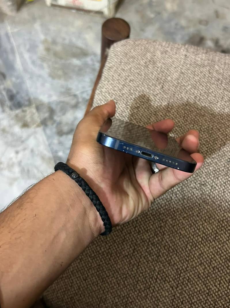 Apple iPhone 12 5