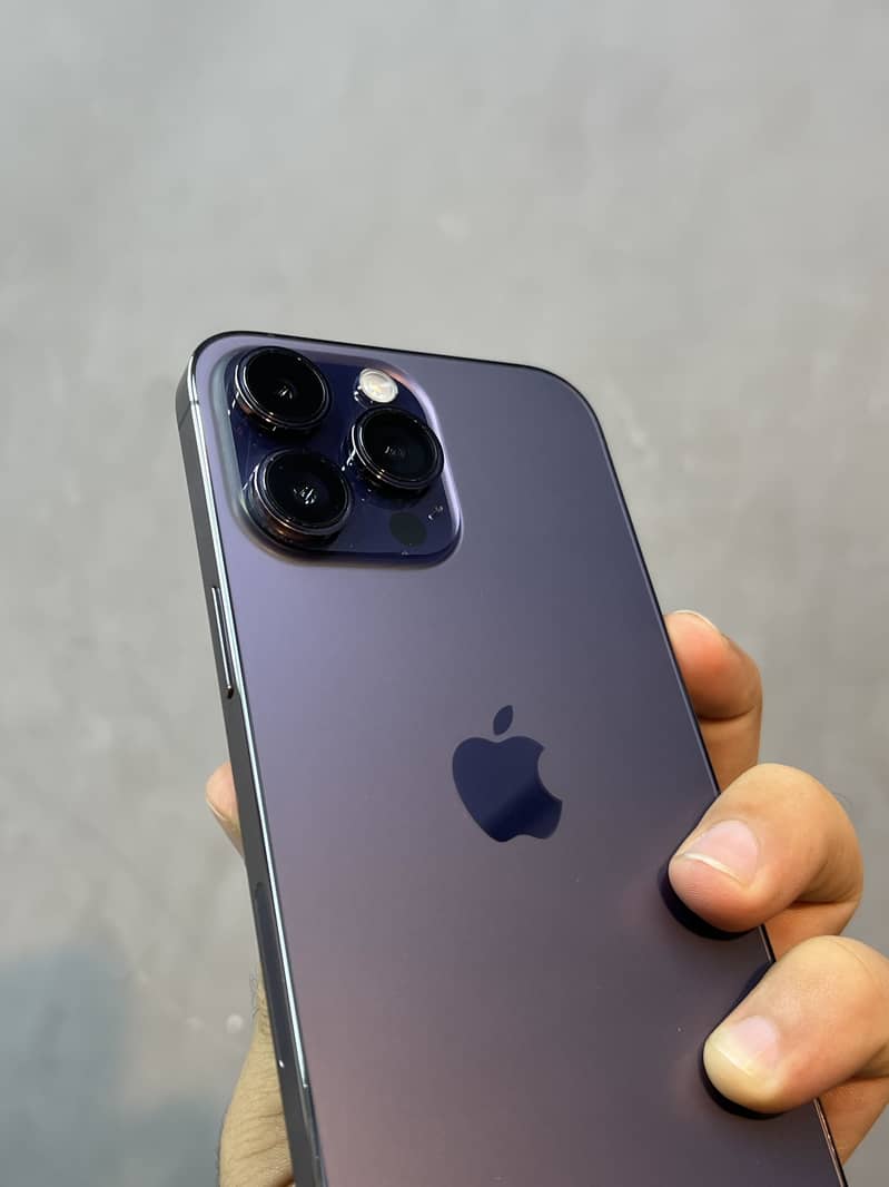 iPhone 14 Pro Max 1