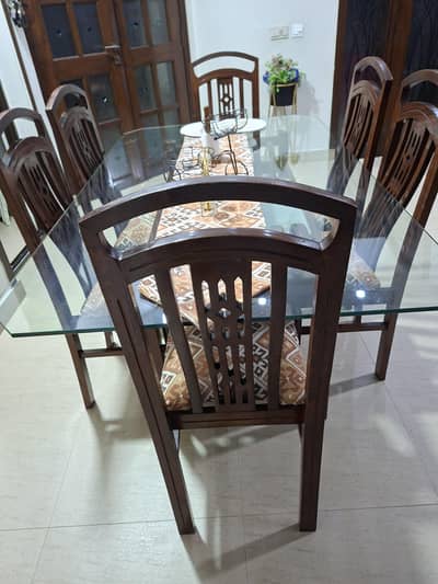 Dining table & 6 Chairs
