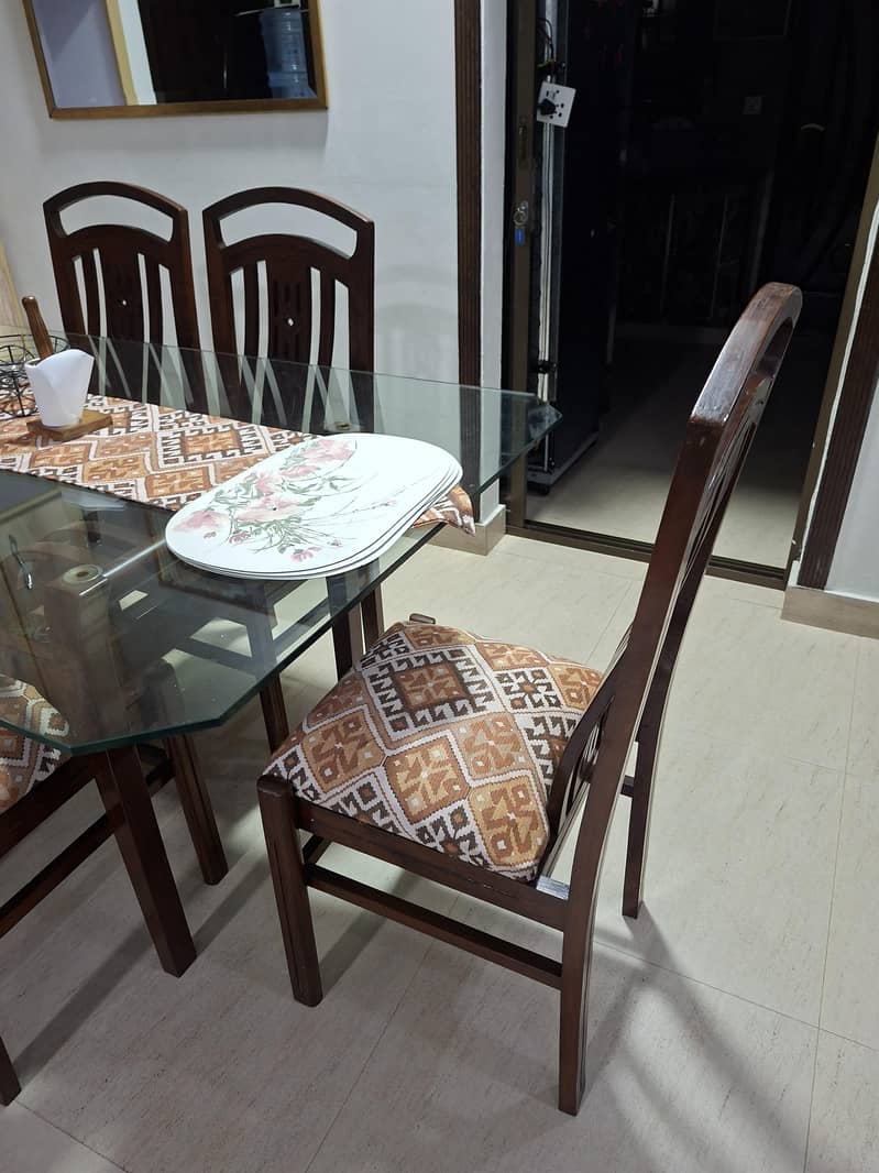 Dining table & 6 Chairs without upper glass 1