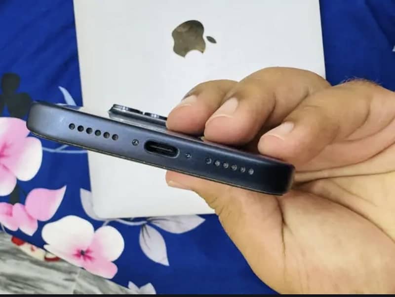 Apple iPhone 17 Pro Max 1