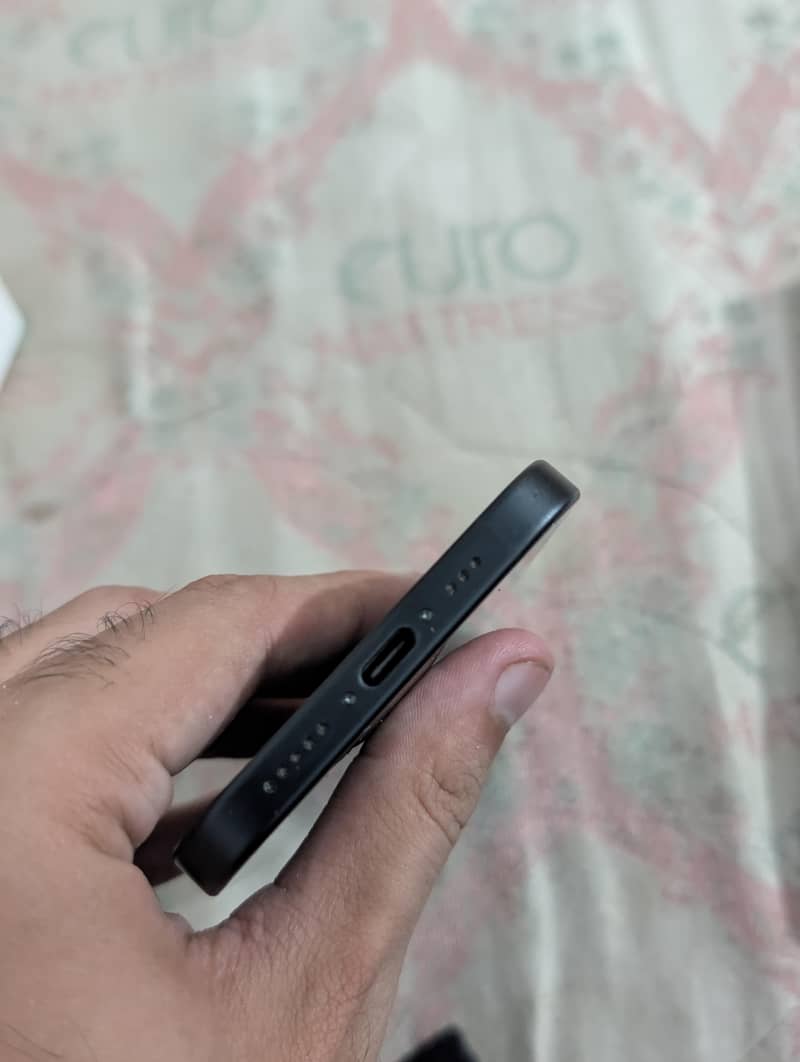 IPhone 16 jv 4